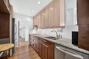 3621 Yupon St, Houston, TX 77006 - Photo 10