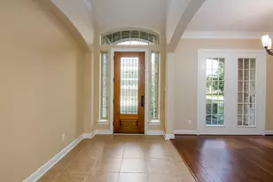 34 Canoe Bend Ct, The Woodlands, TX 77389 - Photo 4