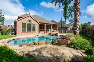 34 Canoe Bend Ct, The Woodlands, TX 77389 - Photo 1