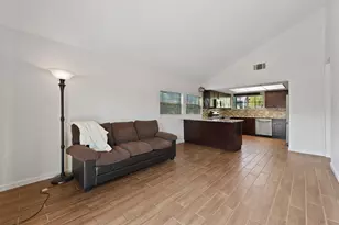 7715 Candlegreen Ln, Houston, TX 77071 - Photo 4