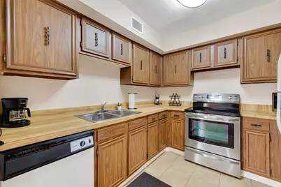 11002 Hammerly Boulevard #69, Houston, TX 77043 - Photo 16