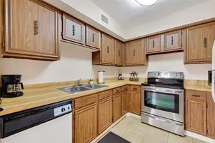 11002 Hammerly Blvd, Houston, TX 77043 - Photo 16