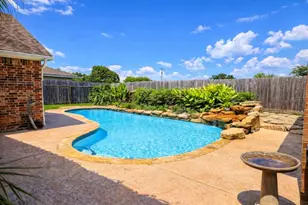 410 Scarlet Sage Dr, League City, TX 77573 - Photo 4