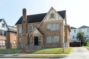 405 W Clay St, Houston, TX 77019 - Photo 2