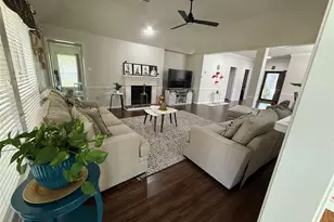 11807 McKinney Falls Ct, Sugar Land, TX 77498 - Photo 8