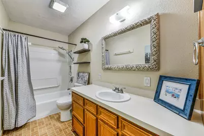 258 N Shanks Street, Clute, TX 77531 - Photo 20