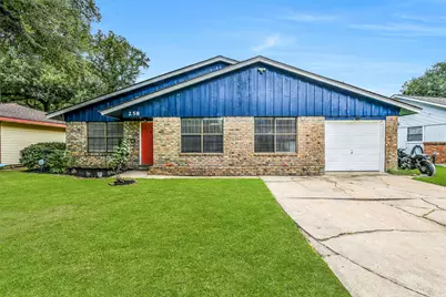 258 N Shanks Street, Clute, TX 77531 - Photo 1