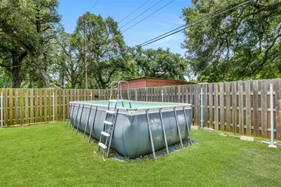 258 N Shanks Street, Clute, TX 77531 - Photo 26