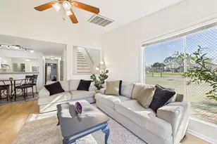 7836 Bateman Ln, Houston, TX 77088 - Photo 6