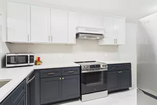 7836 Bateman Ln, Houston, TX 77088 - Photo 14
