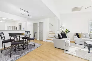 7836 Bateman Ln, Houston, TX 77088 - Photo 8