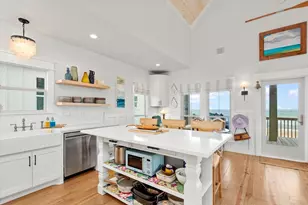 986 Peachtree, Gilchrist, TX 77617 - Photo 18