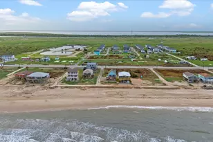 986 Peachtree, Gilchrist, TX 77617 - Photo 8