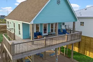 986 Peachtree, Gilchrist, TX 77617 - Photo 6
