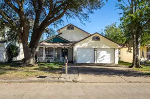 16026 Mission Village Dr, Houston, TX 77083 - Photo 2