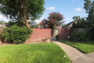 4627 Cashel Spring Dr, Houston, TX 77069 - Photo 4