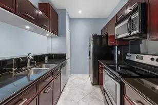 9800 Pagewood Ln, Houston, TX 77042 - Photo 8