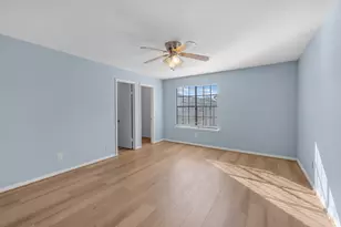 9800 Pagewood Ln, Houston, TX 77042 - Photo 14