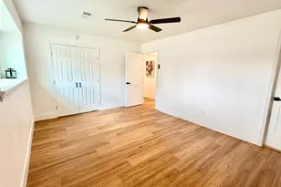 3726 Heatherbrook Dr, Houston, TX 77045 - Photo 10