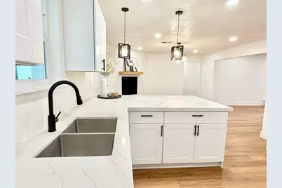 3726 Heatherbrook Drive, Houston, TX 77045 - Photo 4