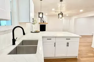 3726 Heatherbrook Dr, Houston, TX 77045 - Photo 4