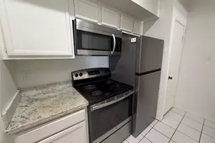 2025 Augusta Dr, Houston, TX 77057 - Photo 4