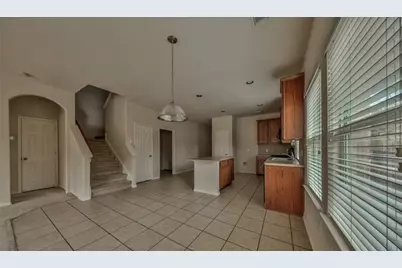 18 Milepost Court, The Woodlands, TX 77382 - Photo 4