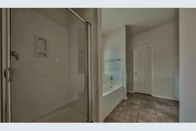 18 Milepost Court, The Woodlands, TX 77382 - Photo 8