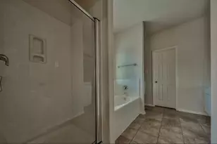 18 Milepost Ct, The Woodlands, TX 77382 - Photo 8