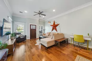 2011 Crockett St, Houston, TX 77007 - Photo 6