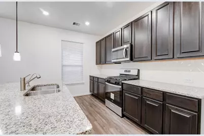 7211 Bakersfield Court, Rosharon, TX 77583 - Photo 4
