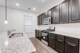 7211 Bakersfield Ct, Rosharon, TX 77583 - Photo 4