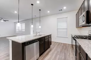 7211 Bakersfield Ct, Rosharon, TX 77583 - Photo 6