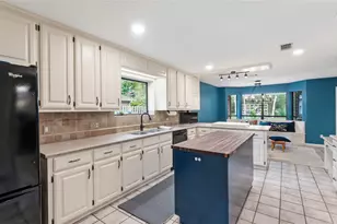 1415 River Oaks Dr, Huntsville, TX 77340 - Photo 8