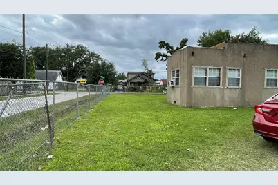 4002 Beggs Street, Houston, TX 77009 - Photo 14