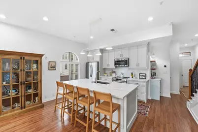 806 Jackson Hill Street #201, Houston, TX 77007 - Photo 4