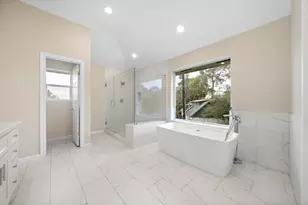 2523 Baycrest Dr, Houston, TX 77058 - Photo 16