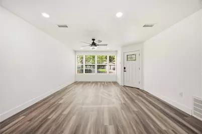 1530 15th Avenue N, Texas City, TX 77590 - Photo 2