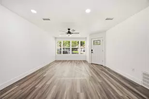 1530 15th Ave N, Texas City, TX 77590 - Photo 2