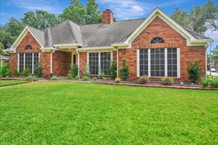 4002 Roaring Rapids Dr, Pasadena, TX 77059 - Photo 2