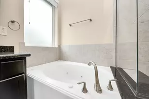 3058 Winterberry Ln, League City, TX 77539 - Photo 12
