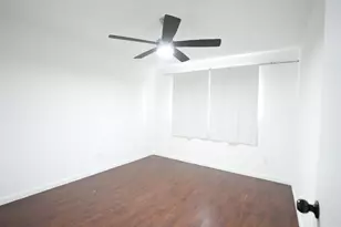 8615 Brookren Cir, Houston, TX 77072 - Photo 22