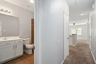 5101 Southwind St, Houston, TX 77033 - Photo 8