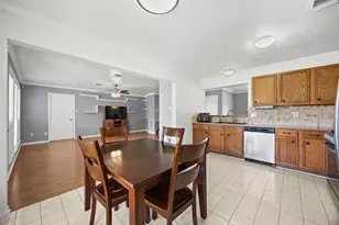 8427 Battleoak Dr, Houston, TX 77040 - Photo 10