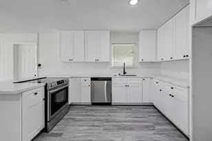 6027 Ledbetter St, Houston, TX 77087 - Photo 10