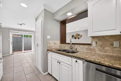 5714 Innsbruck Street, Bellaire, TX 77401 - Photo 24