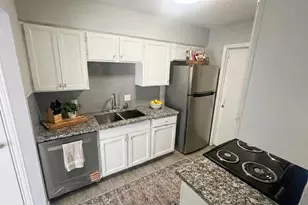 10410 Kirkglen Dr, Houston, TX 77089 - Photo 6