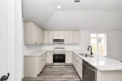 18720 Loom Drive, Conroe, TX 77306 - Photo 4