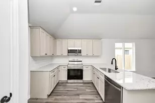 18720 Loom dr, Conroe, TX 77306 - Photo 4