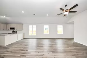 18720 Loom dr, Conroe, TX 77306 - Photo 6